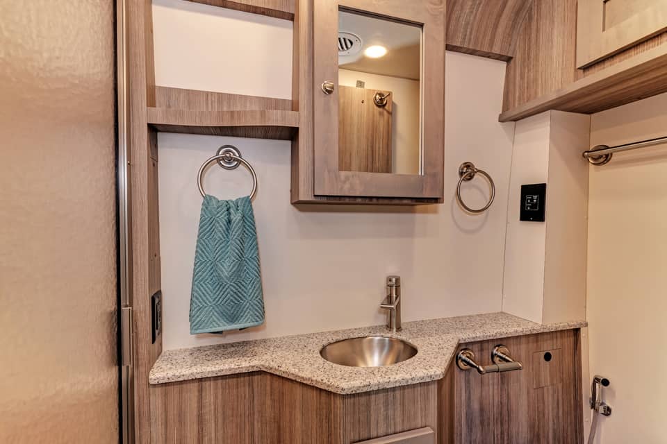 Platinum III 250 Interior Bathroom