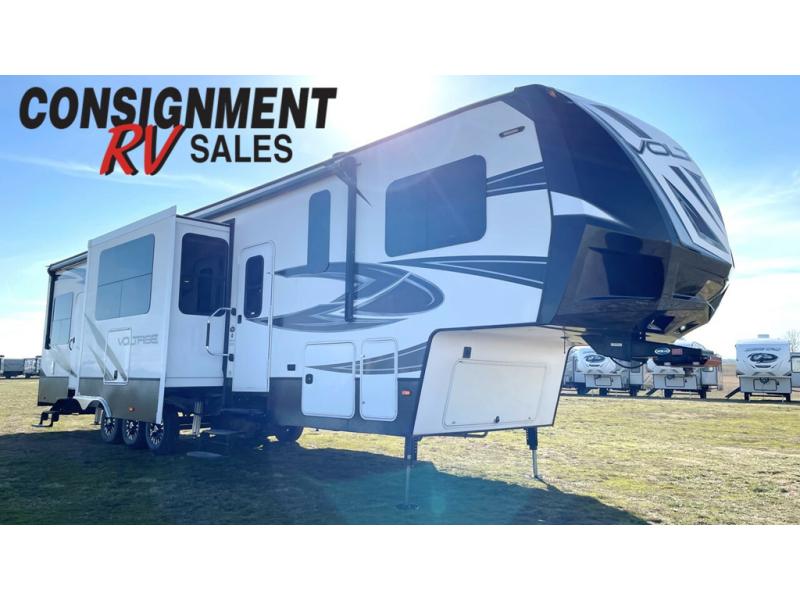 Used 2017 Dutchmen RV Voltage V3895 Toy Hauler Fifth Wheel at