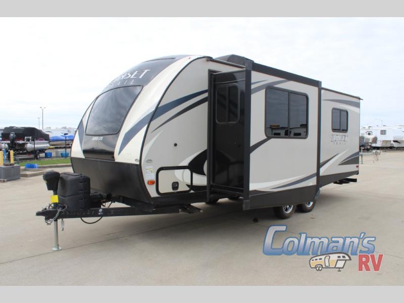 Used 2018 CrossRoads RV Sunset Trail Super Lite SS210FK Travel Trailer