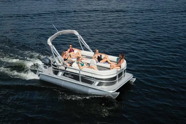 SunChaser Vista Pontoon Boat