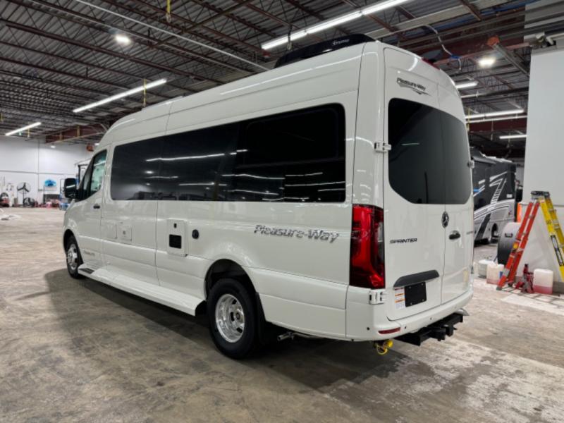 2024 Mercedes Benz Sprinter 3500 photo 4
