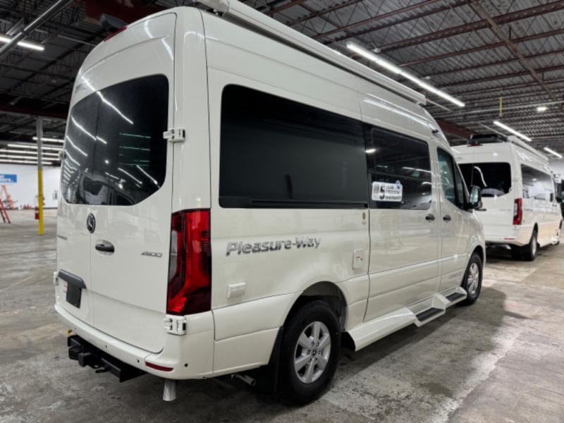 2024 Mercedes Benz Sprinter 2500 photo 4