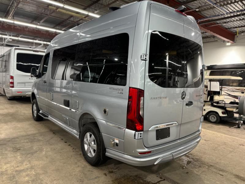 2025 Mercedes Benz Sprinter 2500 photo 4