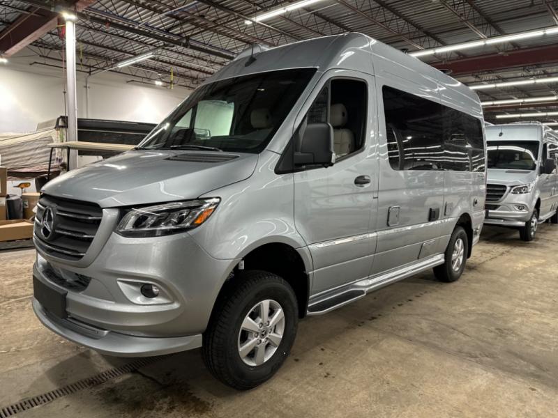 2025 Mercedes Benz Sprinter 2500 photo 3