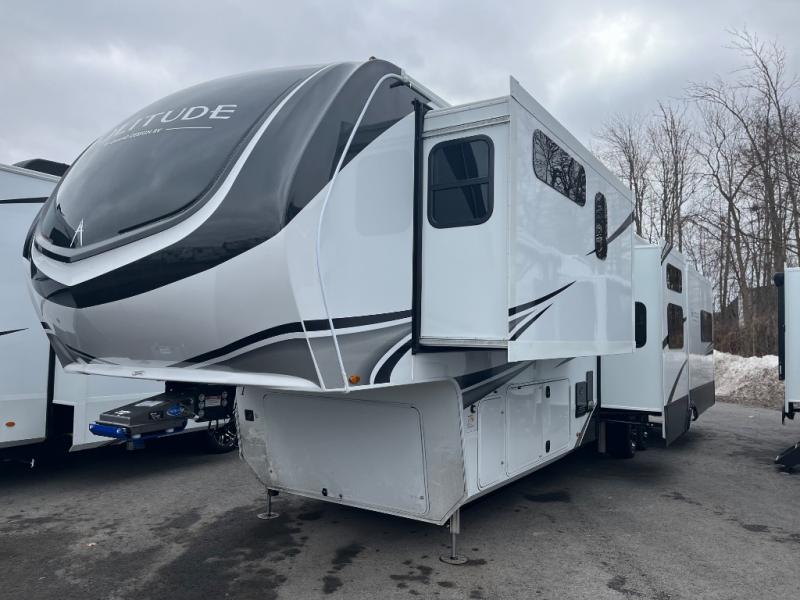 2025 Grand Design Recreational Solitude Wide body photo 3