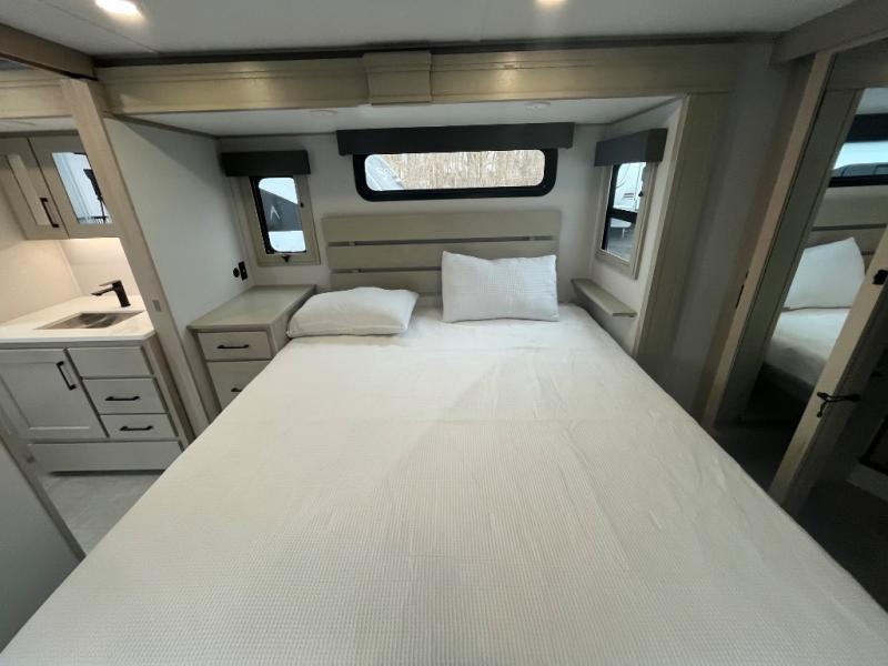 2025 Grand Design Recreational Solitude Wide body photo 7