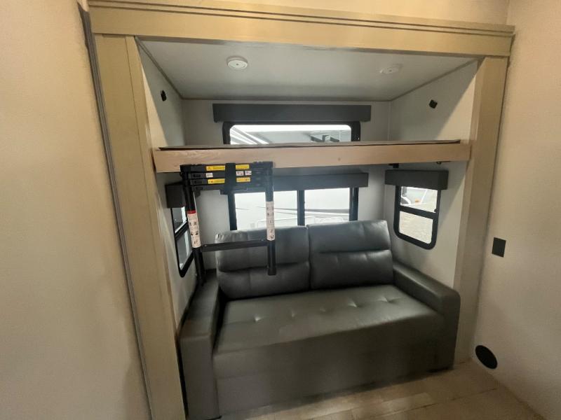 2025 Grand Design Recreational Solitude Wide body photo 8