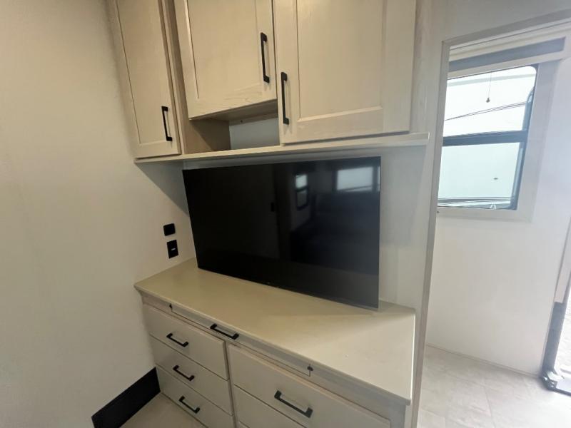 2025 Grand Design Recreational Solitude Wide body photo 10