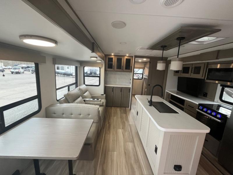 2025 Grand Design Recreational Reflection Narrow Body photo 4