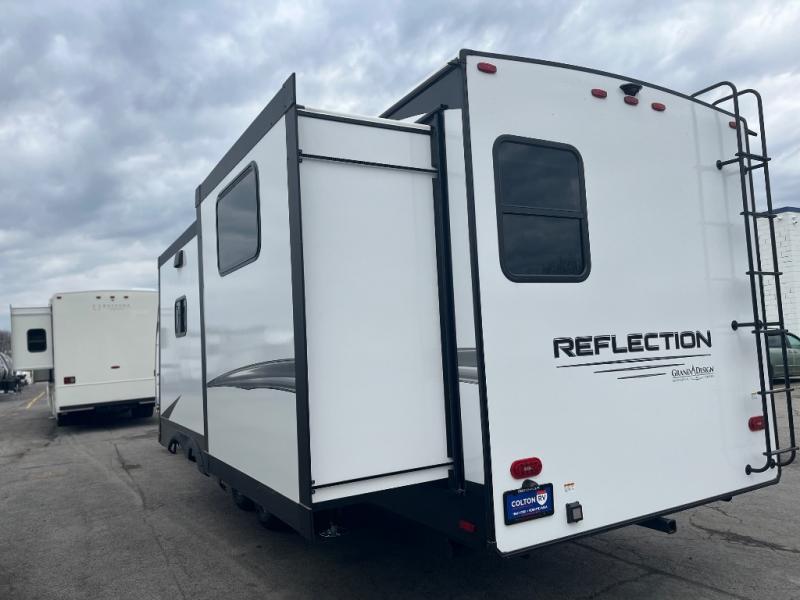 2025 Grand Design Recreational Reflection Narrow Body photo 2