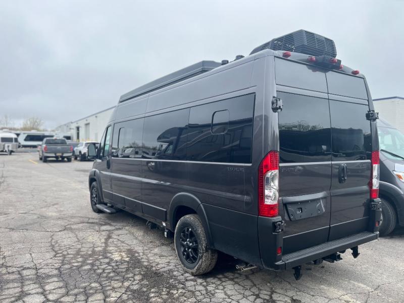2024 Ram ProMaster 3500 Window Van photo 4