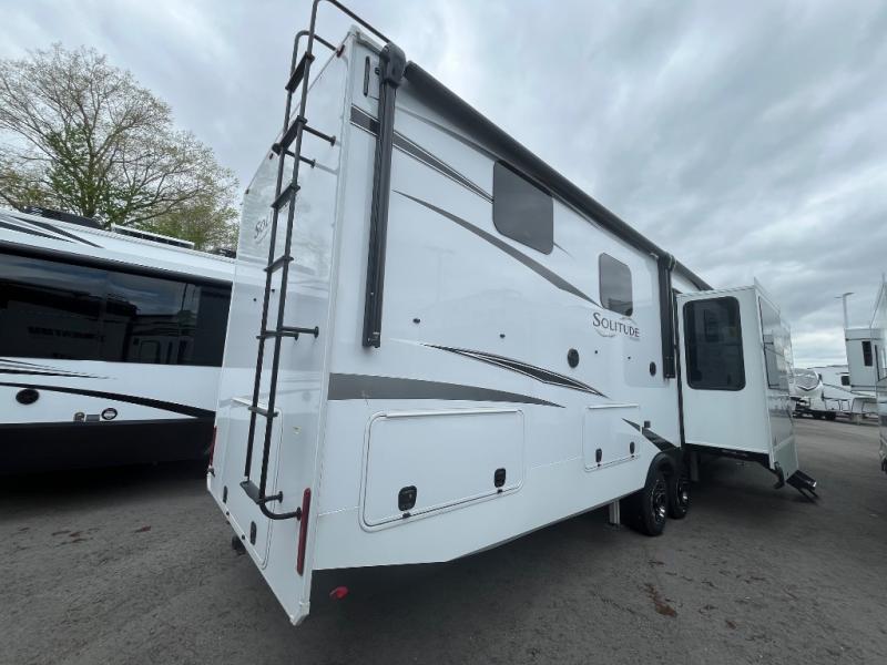 2025 Grand Design Recreational Solitude Wide body photo 5