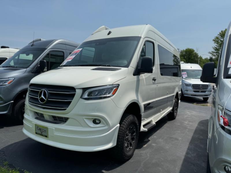 2023 Mercedes Benz Sprinter 2500 photo 2