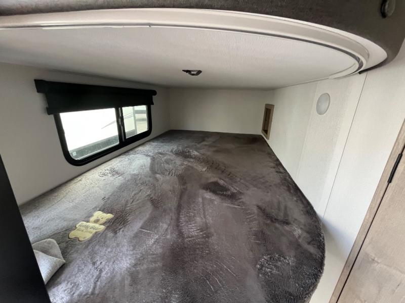 2025 Grand Design Recreational Imagine Narrow Body photo 7