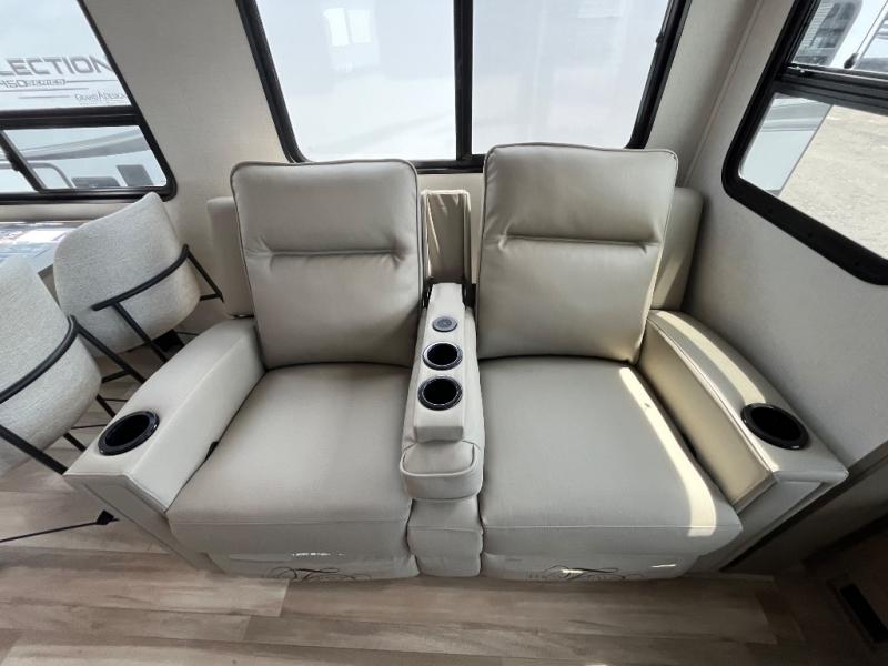 2025 Grand Design Recreational Reflection Narrow Body photo 10