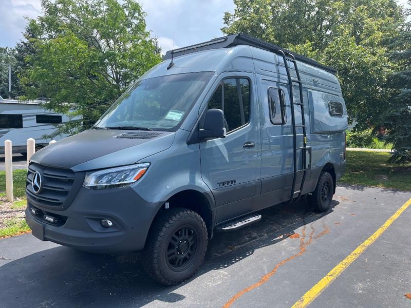 2024 Mercedes Benz Sprinter 2500 photo 2