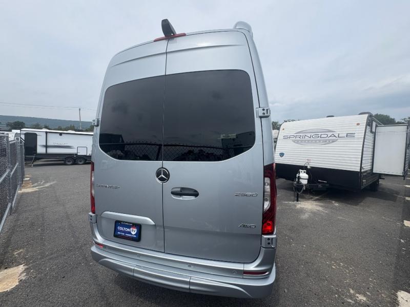 2025 Mercedes Benz Sprinter 2500 photo 3