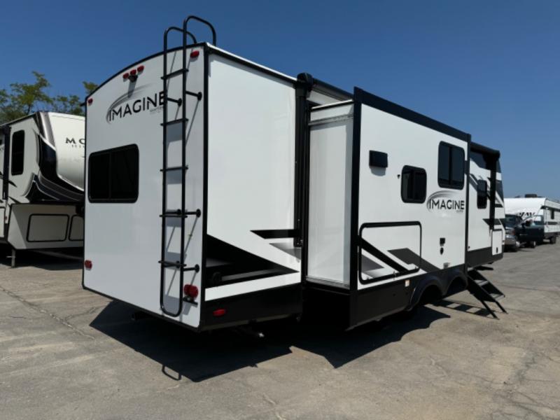 2025 Grand Design Recreational Imagine Narrow Body photo 4