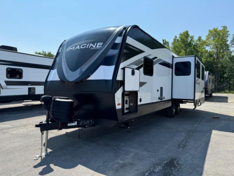 2025 Grand Design Recreational Imagine Narrow Body photo 2