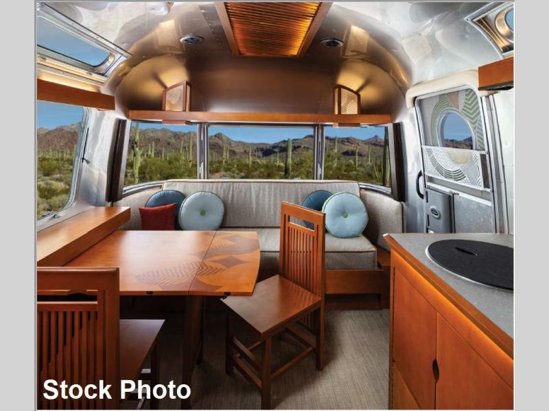 【ルパン】 エアストリーム・ブックとAirstream Livingの2冊 ルパン】 エアストリーム・ブックとAirstream Livingの2冊