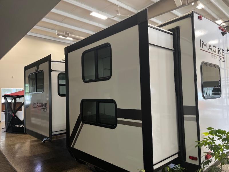 2026 Grand Design Recreational Imagine Narrow Body photo 3