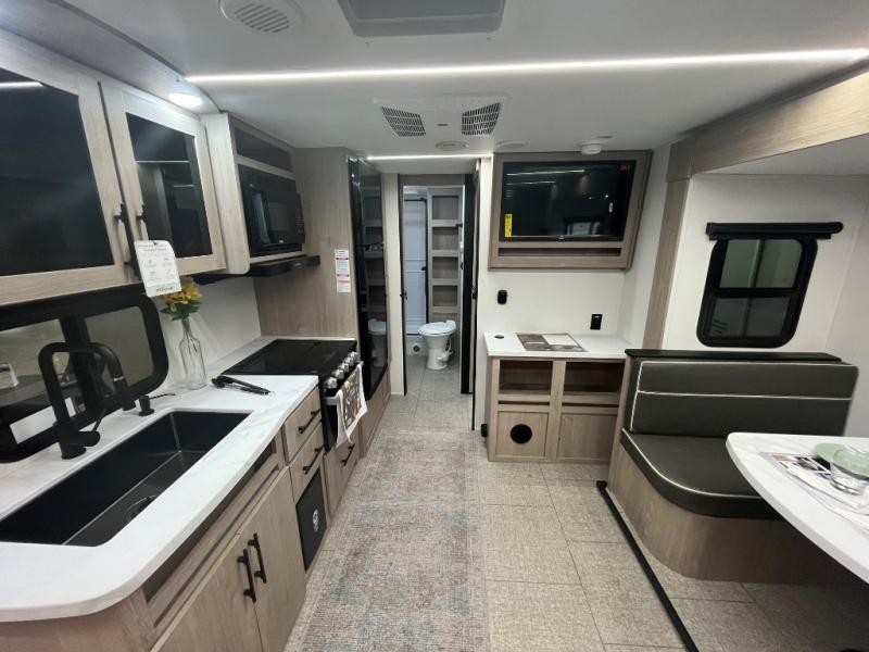 2026 Grand Design Recreational Imagine Narrow Body photo 4