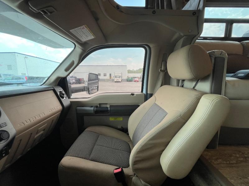 2016 Ford F-550 photo 8