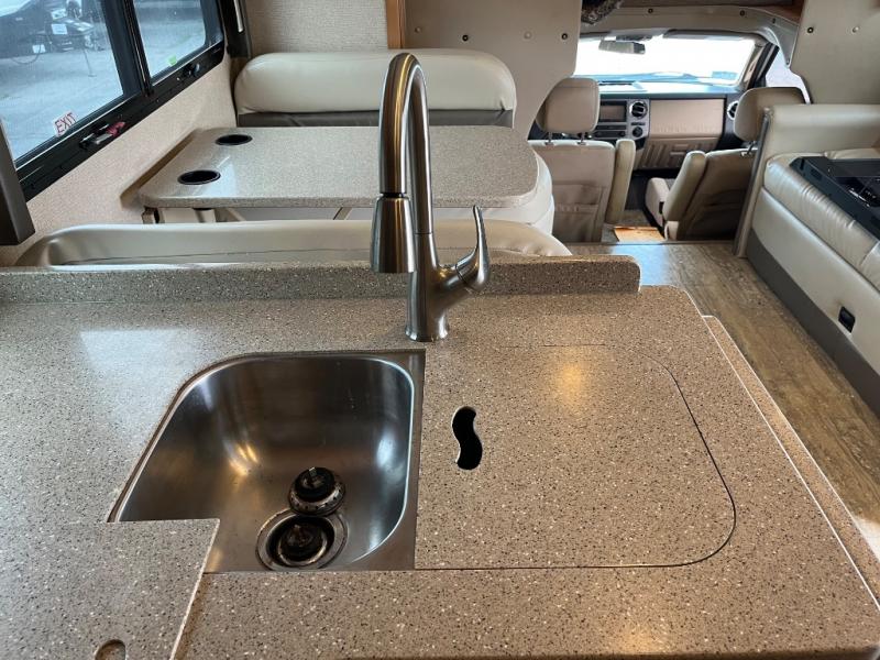 2016 Ford F-550 photo 11