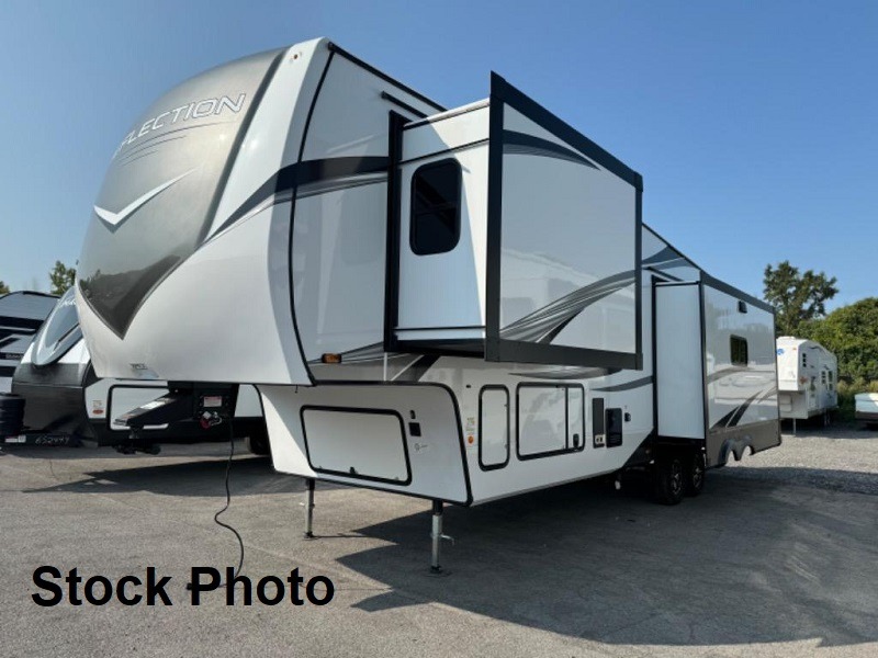 2026 Grand Design Recreational Reflection Narrow Body photo 3