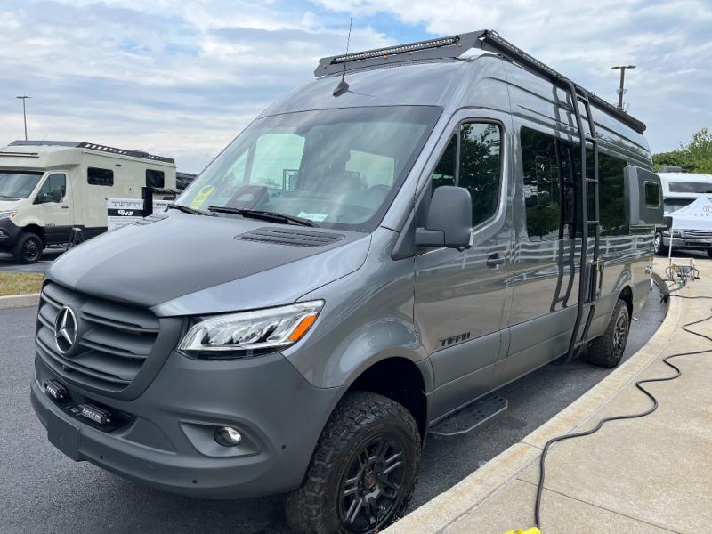 2025 Mercedes Benz Sprinter 2500 photo 4