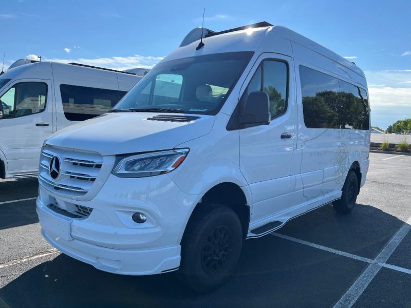 2023 Mercedes Benz Sprinter 2500 photo 2