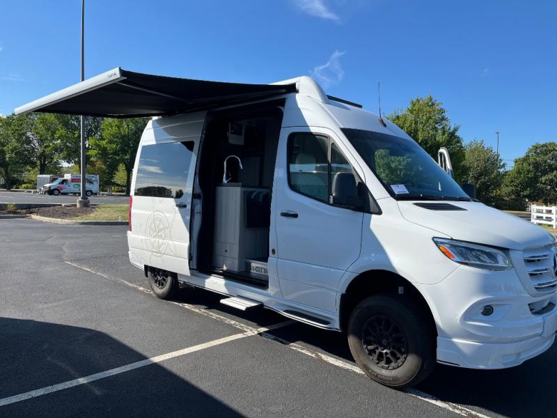 2023 Mercedes Benz Sprinter 2500 photo 7