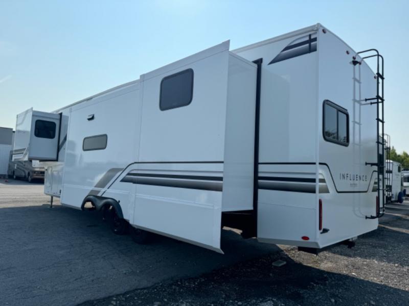 2025 Grand Design Recreational Solitude Wide body photo 4