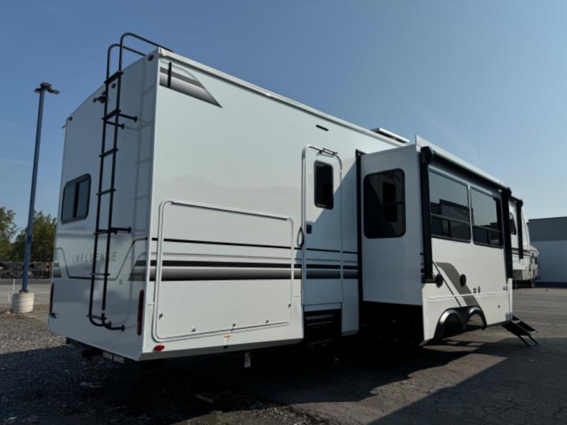 2025 Grand Design Recreational Solitude Wide body photo 5