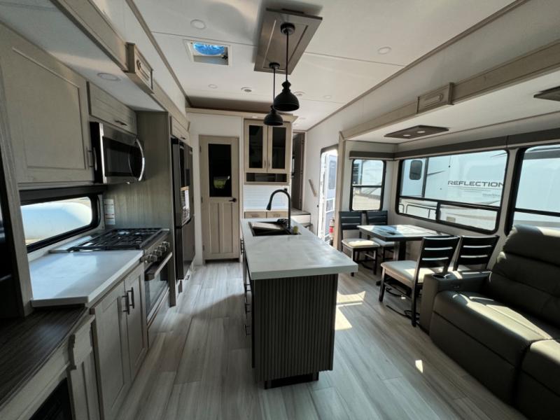 2025 Grand Design Recreational Solitude Wide body photo 7