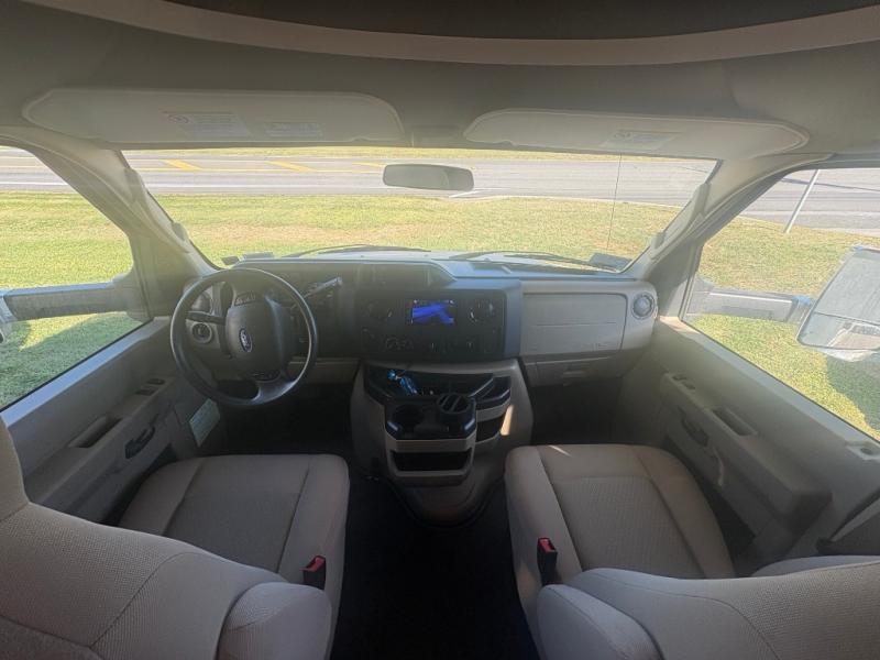 2018 Ford E-450 DRW photo 4