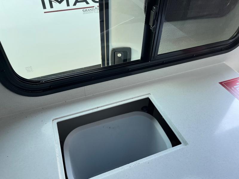2026 Grand Design Recreational Imagine Narrow Body photo 8