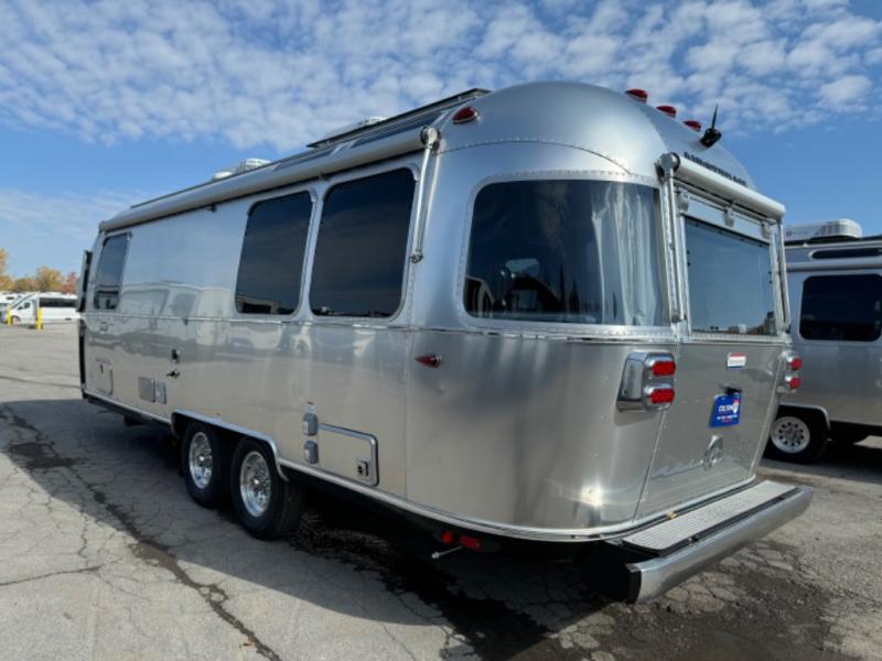 2025 Airstream International photo 3