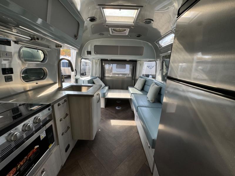 2025 Airstream International photo 5