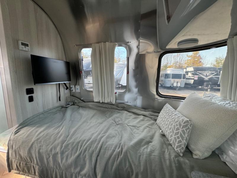 2025 Airstream International photo 10