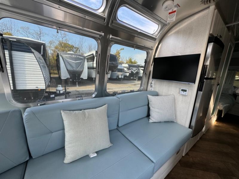 2025 Airstream International photo 16