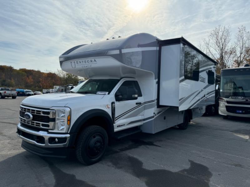 2024 Ford F-550 photo 3