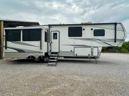 New 2023 Keystone RV Montana 3231CK Photo