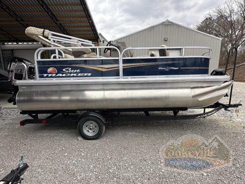 Sun Tracker Pontoon Boat