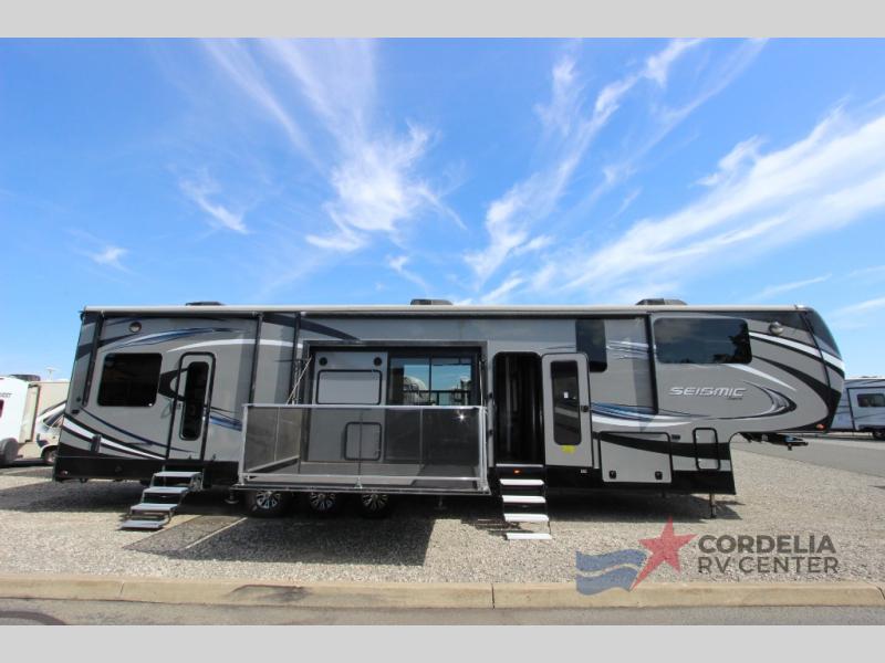 Used 2017 Jayco Seismic 4212 Toy Hauler Fifth Wheel at Cordelia RV ...