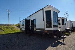 New 2022 CrossRoads RV Hampton HP388FKL Photo