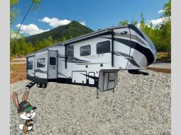 Used 2021 Heartland Bighorn Traveler 33RKS Photo