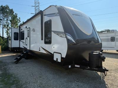 New 2026 East to West Alta 3250KXT travel trailer with 21' power awning