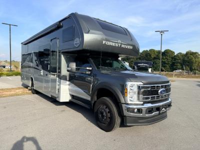 Used 2025 East to West Bravado 33DS is a 4x4  Diesel motorhome super C