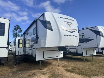 New 2026 Prime Time Crusader KING33 fifth wheel with high gloss gel coating for eye-catching appeal